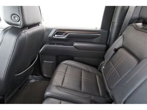 Used 2024 Chevrolet Silverado 2500 High Country w/ High Country Premium Package image 12