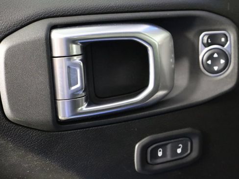 Used 2021 Jeep Gladiator Mojave w/ Cold Weather Group AWD/4WD image 14