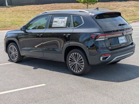 New 2026 Volkswagen Taos SE FWD image 6