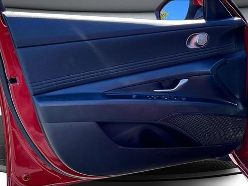 Used 2023 Hyundai Elantra Limited w/ Cargo Package image 19