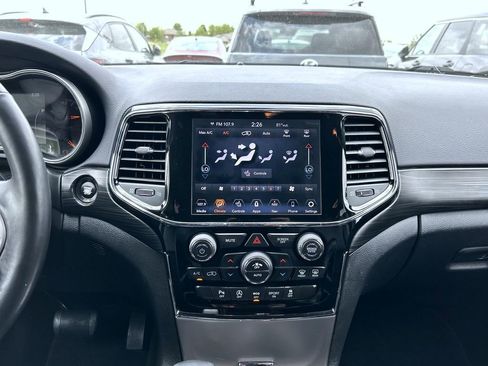 Used 2019 Jeep Grand Cherokee Altitude AWD/4WD image 14