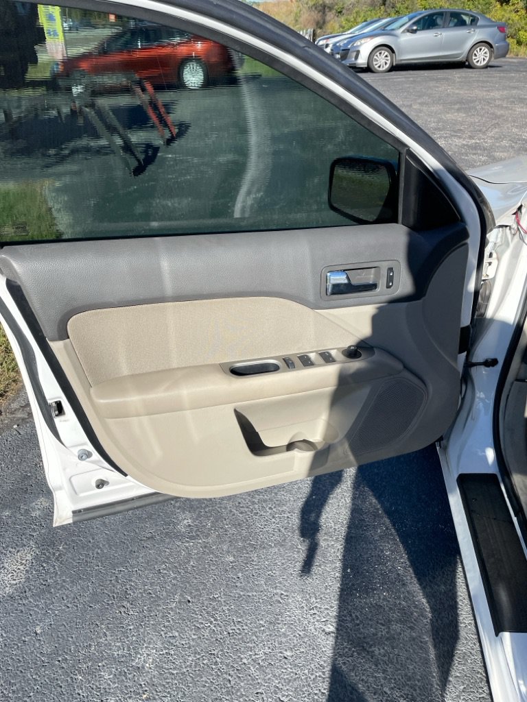 Used 2010 Ford Fusion Hybrid FWD image 10