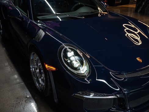 Used 2016 Porsche 911 GT3 RS w/ Sound Package Plus RWD image 11