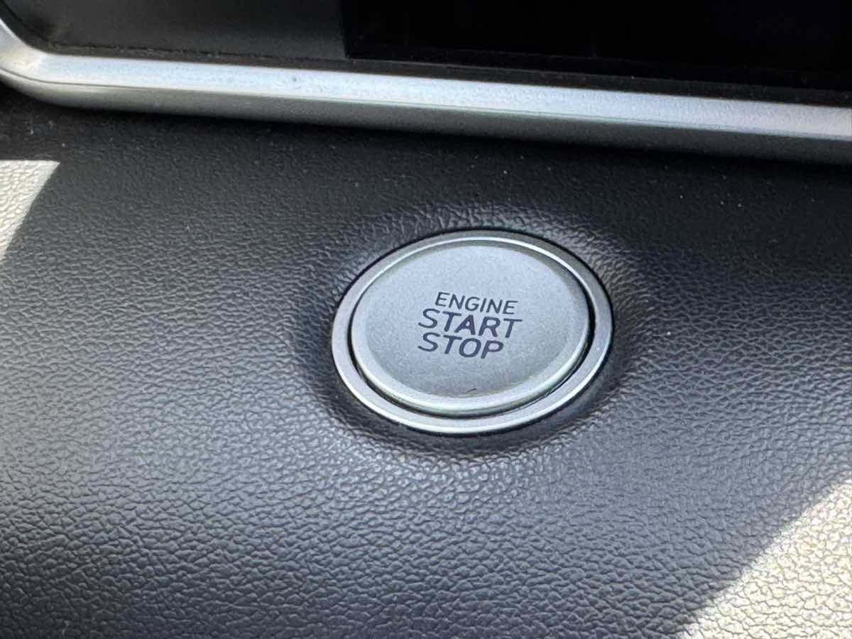 Used 2021 Hyundai Elantra SEL w/ Convenience Package FWD image 28