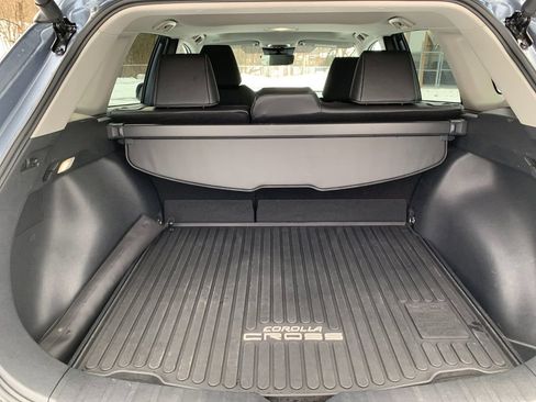Used 2025 Toyota Corolla Cross XLE image 18