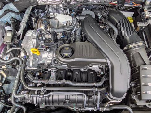 New 2025 Volkswagen Taos SE FWD image 18