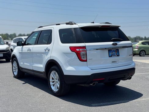 Used 2014 Ford Explorer XLT FWD image 5