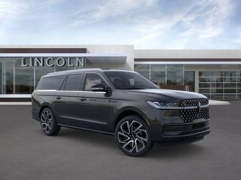 New 2026 Lincoln Navigator L Black Label AWD/4WD image 7