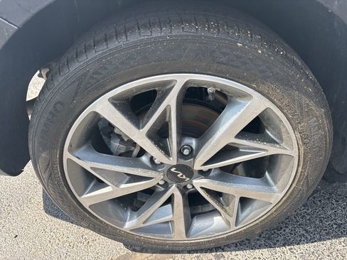 Used 2022 Kia Niro Touring Special Edition image 10