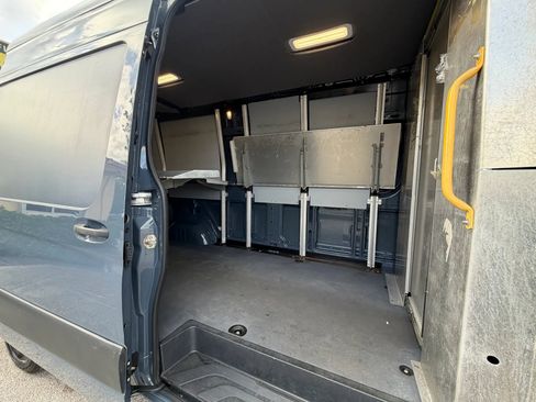 Used 2019 Mercedes-Benz Sprinter 170 image 8