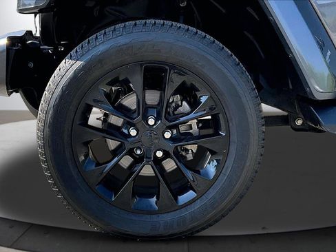 Certified 2021 Jeep Wrangler Unlimited Sahara AWD/4WD image 32