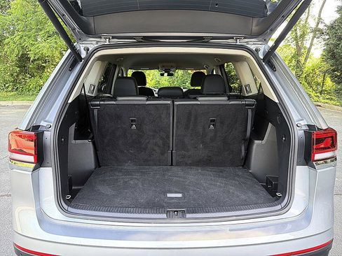 Used 2025 Volkswagen Atlas SE FWD image 22