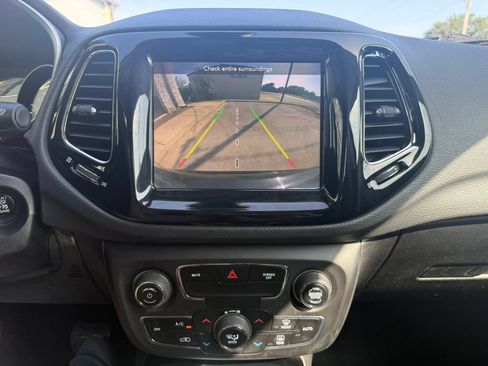 Used 2019 Jeep Compass Limited AWD/4WD image 11