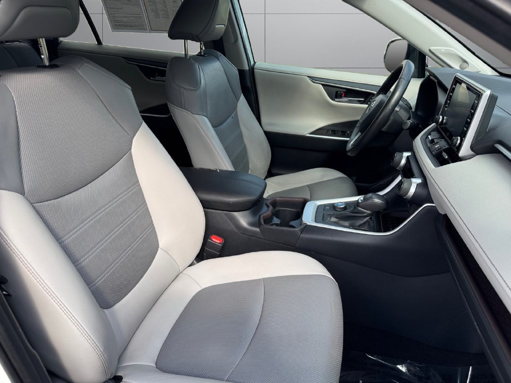 Used 2020 Toyota RAV4 Limited AWD/4WD image 17