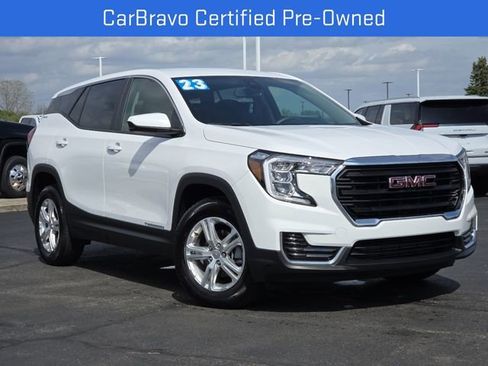 Used 2023 GMC Terrain SLE image 2