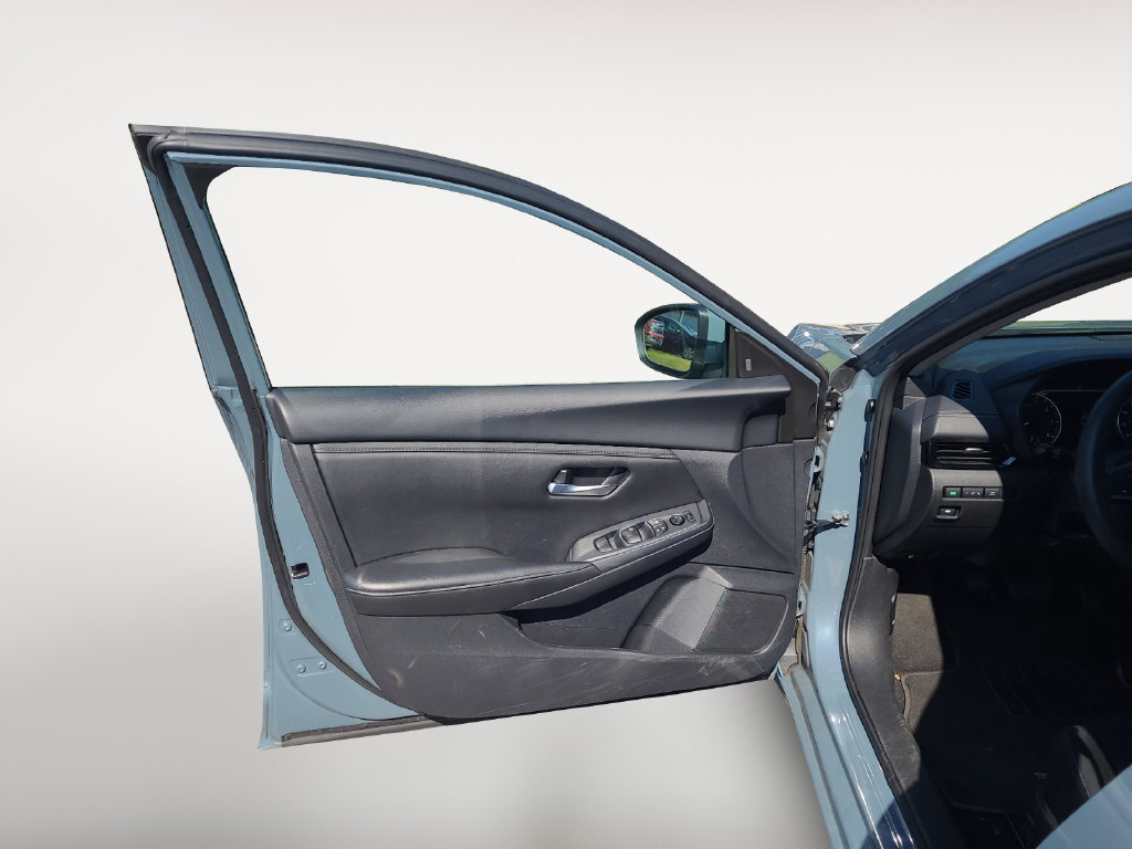 Used 2025 Nissan Sentra SV FWD image 22