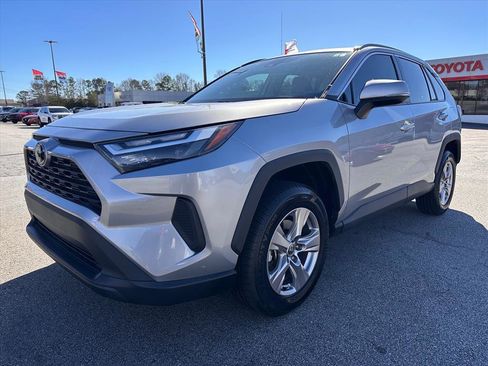 Used 2023 Toyota RAV4 XLE image 7