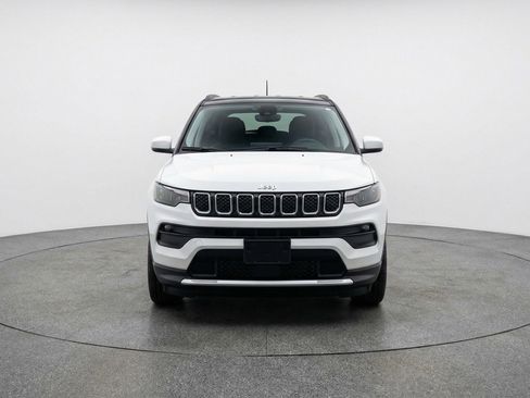 Used 2025 Jeep Compass Limited image 2