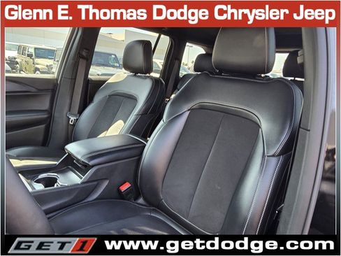 Certified 2025 Jeep Grand Cherokee Altitude AWD/4WD image 27