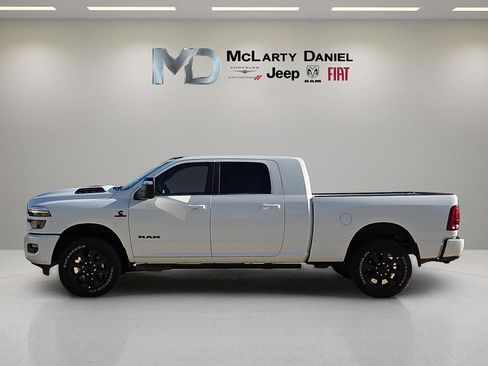 New 2026 RAM 2500 Laramie AWD/4WD image 3