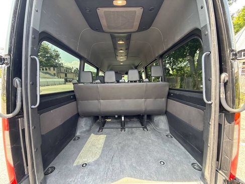 Used 2019 Mercedes-Benz Sprinter 2500 w/ Acoustic Package image 29