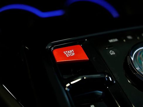 New 2026 BMW M5 w/ Executive Package image 41