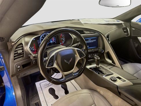 Used 2019 Chevrolet Corvette Stingray Convertible w/ 1LT RWD image 9