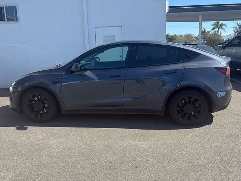 Used 2021 Tesla Model Y Long Range image 5