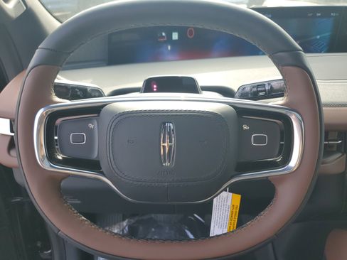 New 2026 Lincoln Navigator Reserve image 16