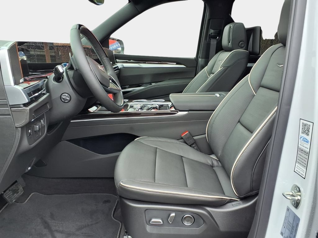 New 2026 Cadillac Escalade Luxury w/ LPO, Radiant Package RWD image 12