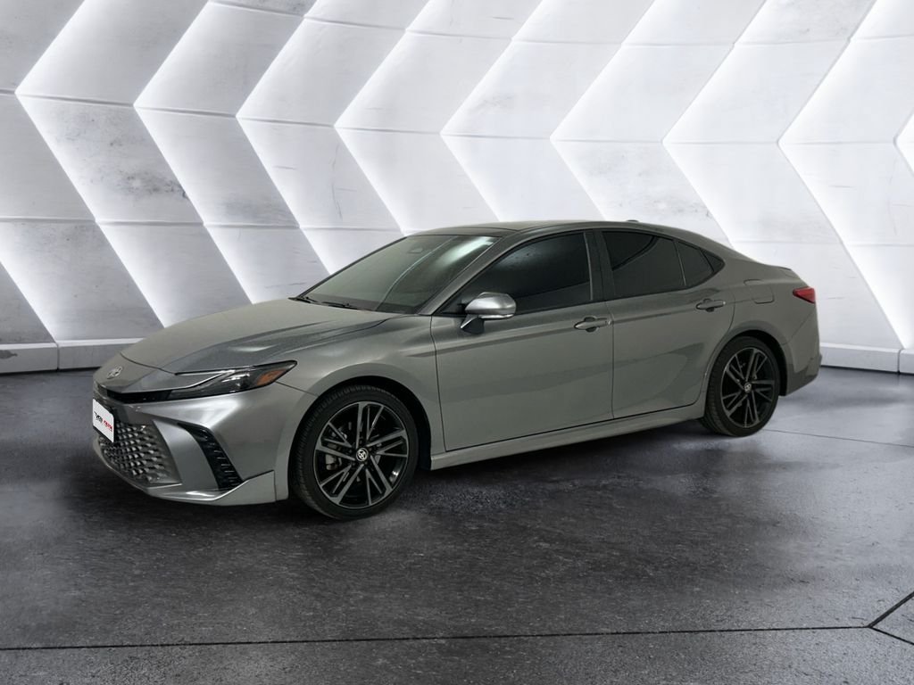 Used 2025 Toyota Camry XSE FWD image 3