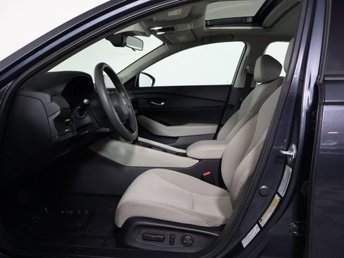 Used 2023 Honda Accord EX image 10