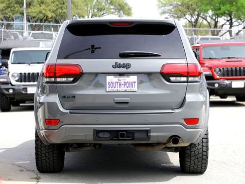 Used 2021 Jeep Grand Cherokee Laredo X image 6