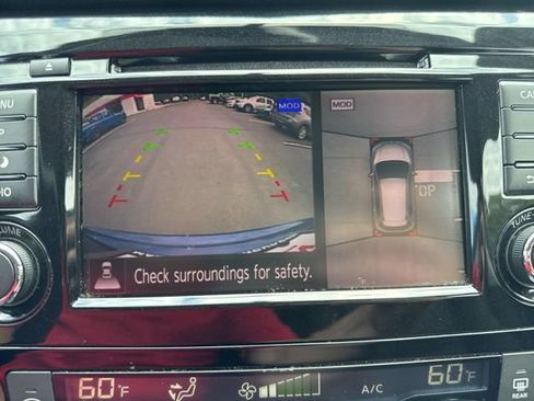 Used 2018 Nissan Rogue SV w/ Premium Package AWD/4WD image 25