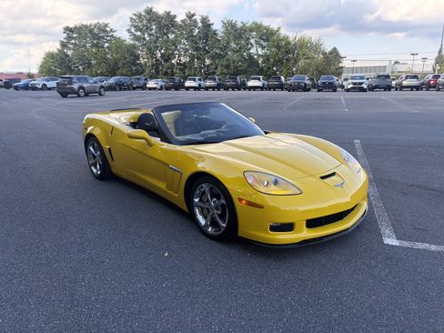 Used 2010 Chevrolet Corvette Grand Sport w/ Preferred Equipment Group RWD image 3