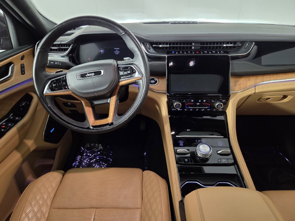 Used 2023 Jeep Grand Cherokee Summit AWD/4WD image 27
