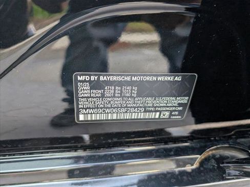 Used 2025 BMW 330i Sedan w/ Premium Package image 21