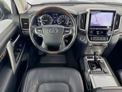Used 2019 Toyota Land Cruiser image 27