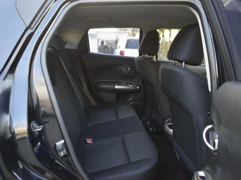 Used 2011 Nissan Juke S image 16