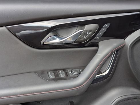 Used 2025 Chevrolet Blazer RS w/ Enhanced Convenience Package image 12