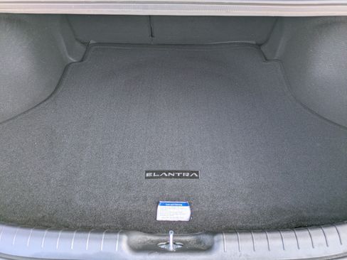 Certified 2025 Hyundai Elantra SEL FWD image 11
