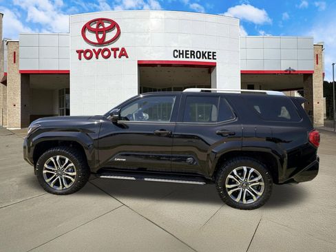 Used 2025 Toyota 4Runner Limited image 8
