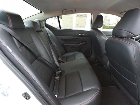 Used 2024 Nissan Altima 2.5 SR FWD image 27