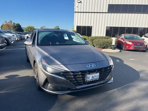 Used 2023 Hyundai Elantra Limited image 1