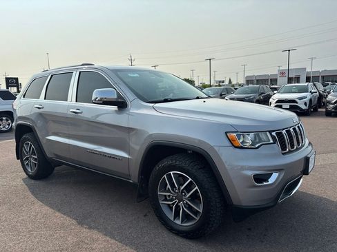Used 2021 Jeep Grand Cherokee Limited AWD/4WD image 3