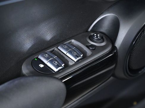 Certified 2022 MINI Cooper 4-Door Hardtop image 22