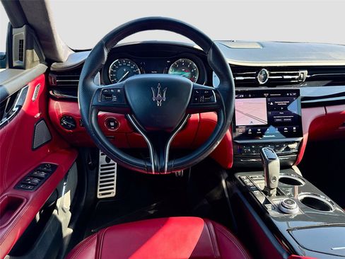 Used 2021 Maserati Quattroporte Trofeo image 21