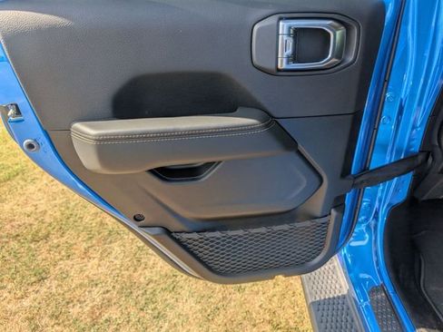 New 2026 Jeep Wrangler Unlimited Sahara AWD/4WD image 25