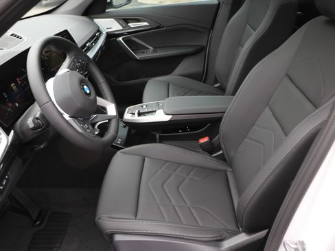 Certified 2025 BMW X1 xDrive28i w/ Convenience Package image 15