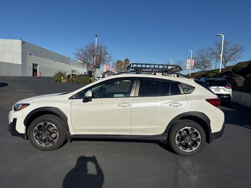 Used 2023 Subaru Crosstrek 2.0i Premium image 4